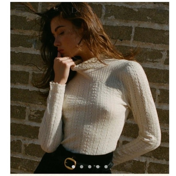 Doen Alpaca and silk mock neck lightweight cream sweater top - Picture 2 of 14